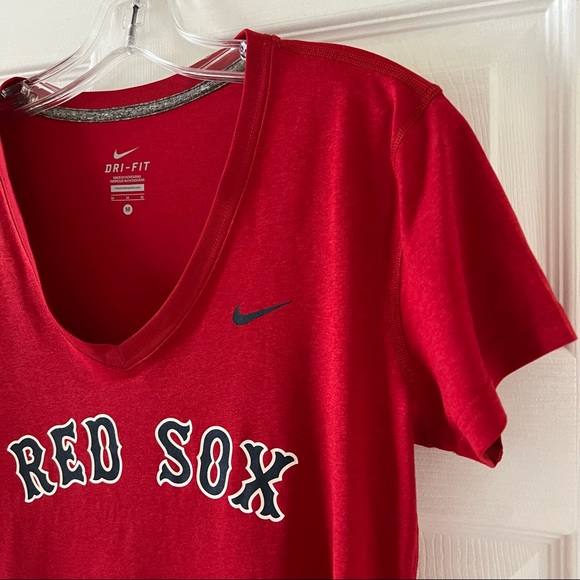 Boston Red Sox Women’s V Neck T-Shirt Red Nike Dri-fit - Picture 2 of 6